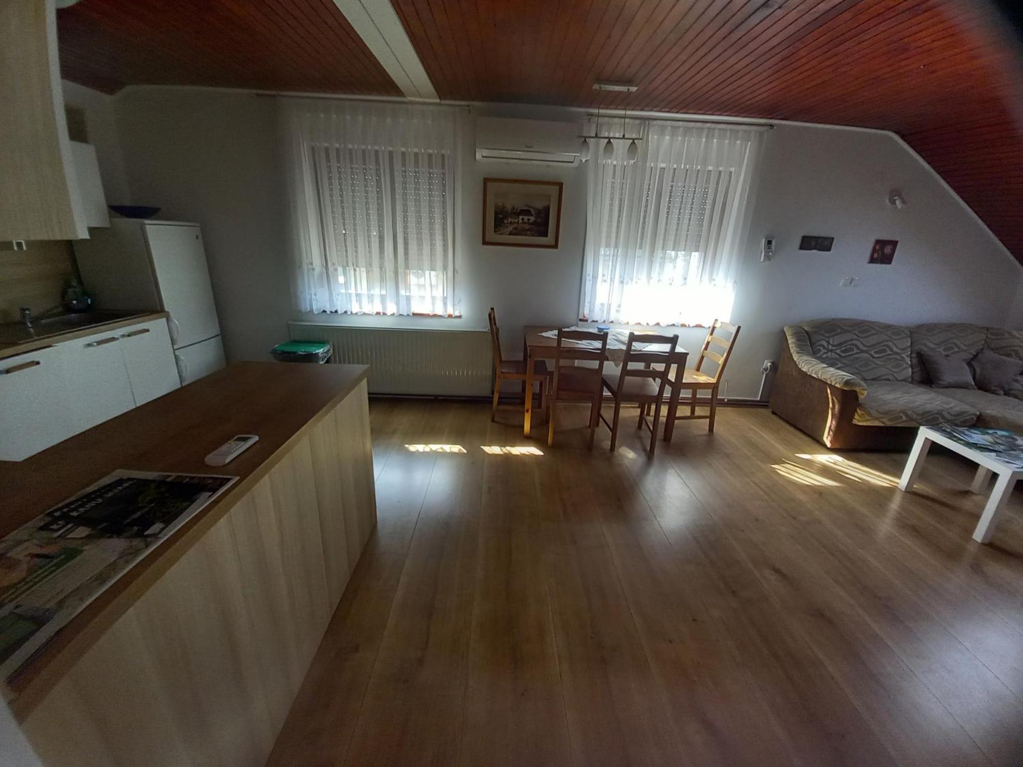 Rooms Apartma Cerknica Εξωτερικό φωτογραφία